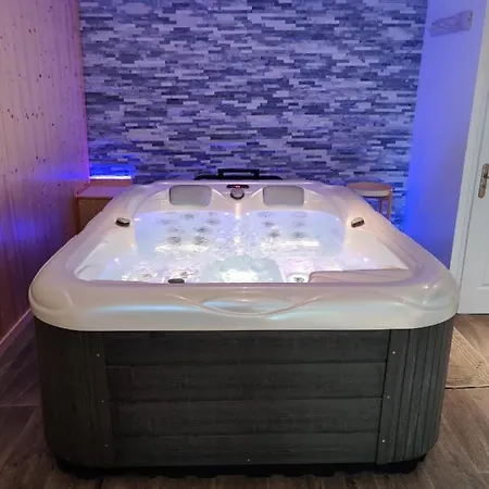 Eden Avec Jacuzzi Prive * Chaumont (Haute-Marne)