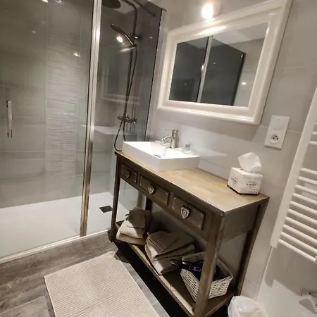 Eden Avec Jacuzzi Prive Apartamento *