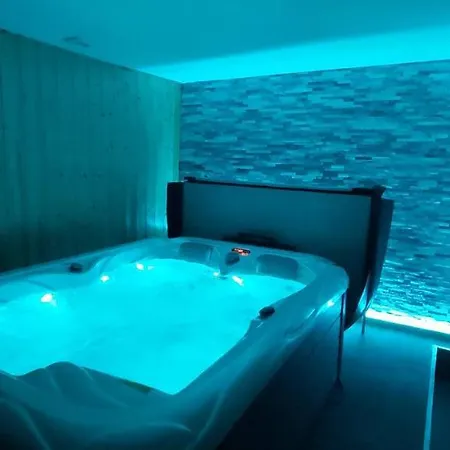 Eden Avec Jacuzzi Prive *